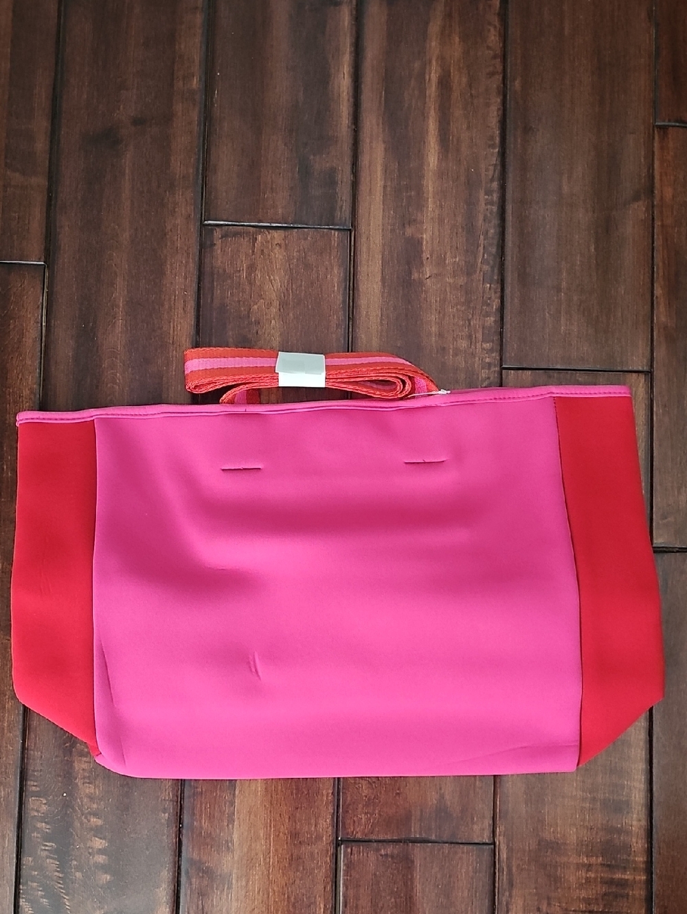 NIB SUMMERSALT Neoprene Tote